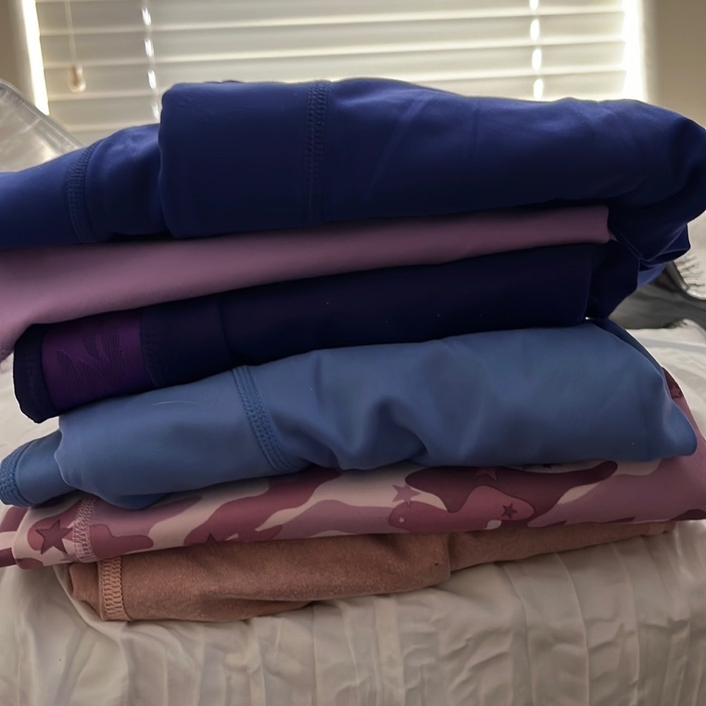 6 pair Fabletics leggings all new never worn size large
